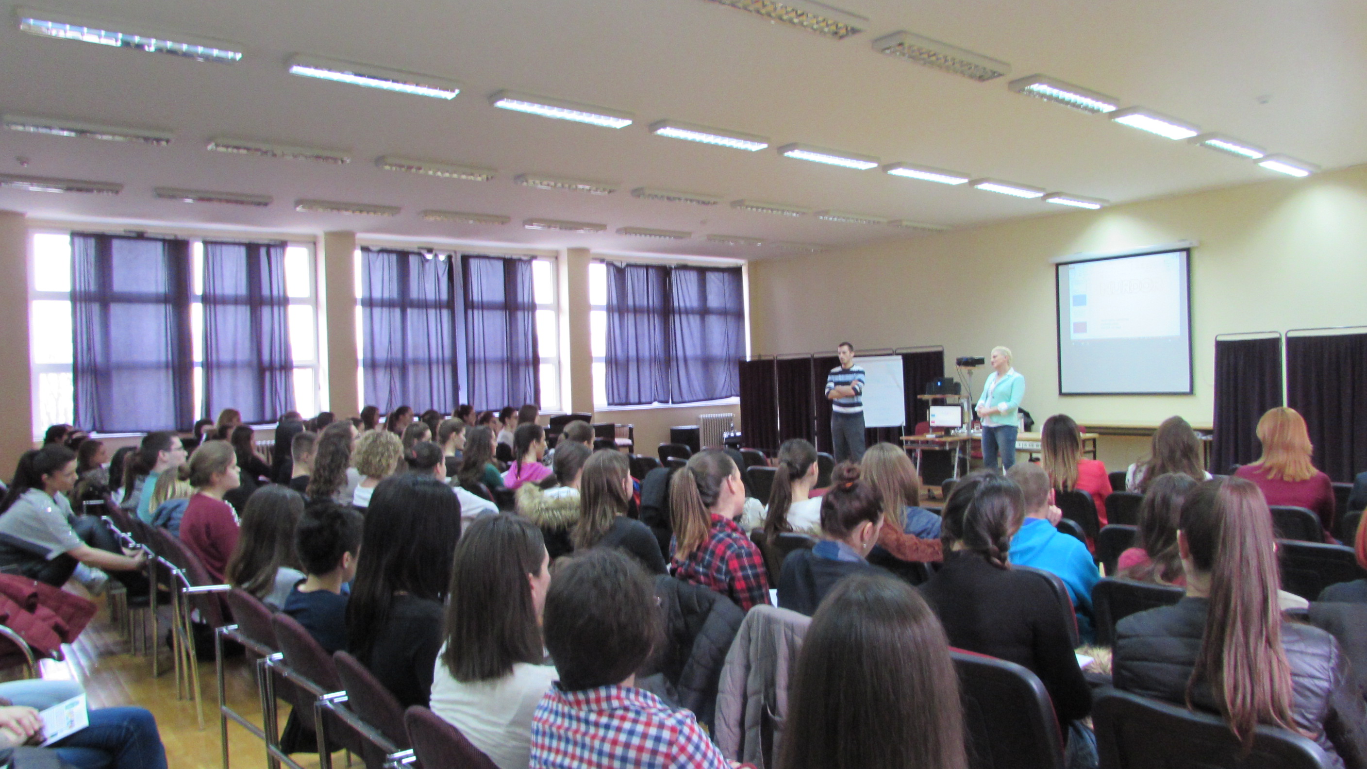 Održana edukativna Tribina u Medicinskoj skoli 7..april u Novom Sadu